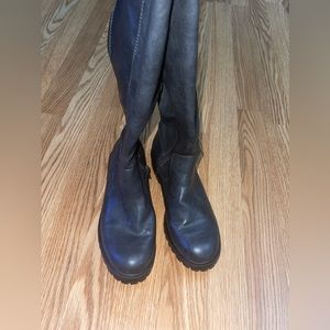 Dark gray color boots perfect for this season!